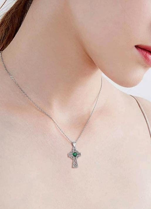 Sterling Silver Vintage Ceiltic Cross Pendant Necklce