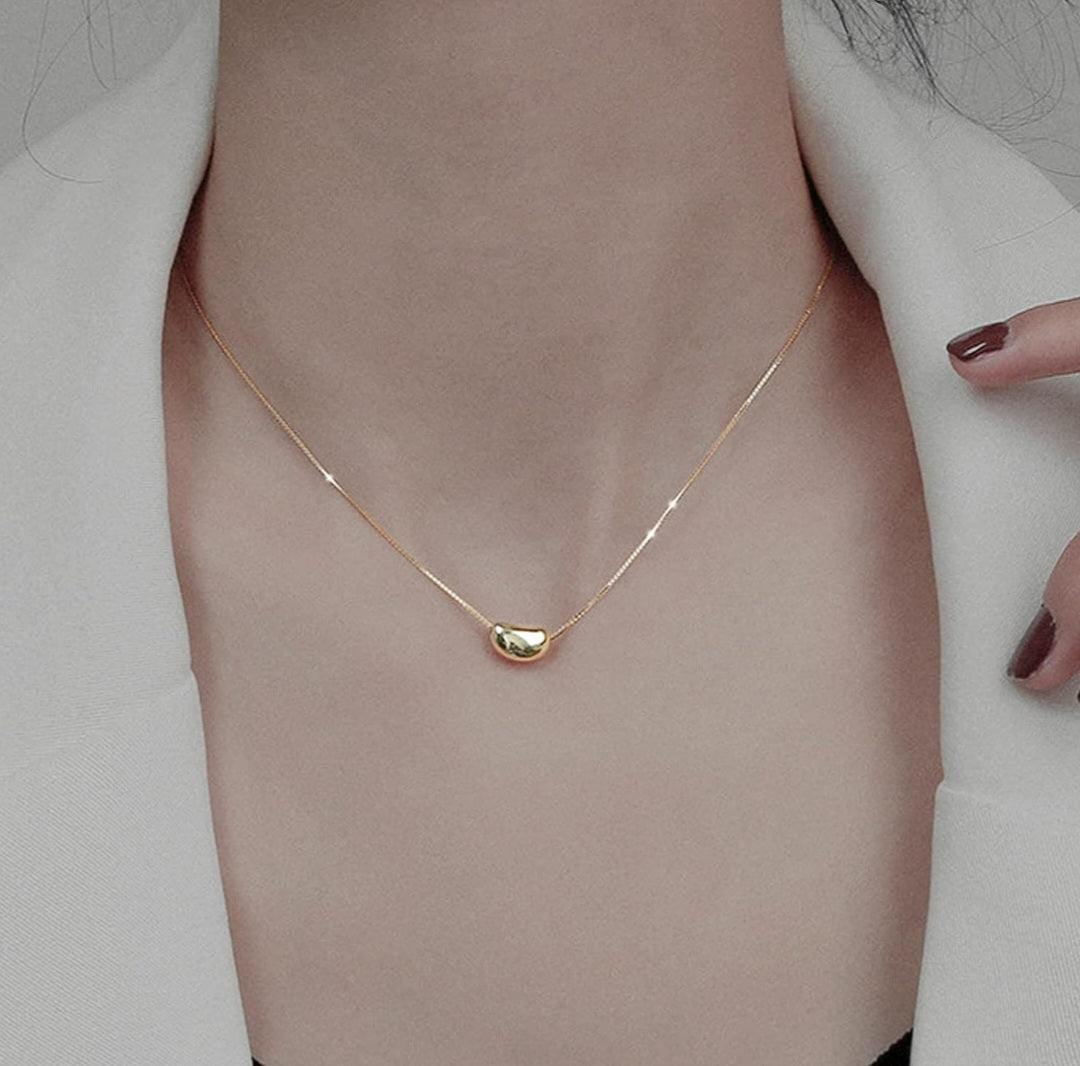 Bean Pendant Necklace