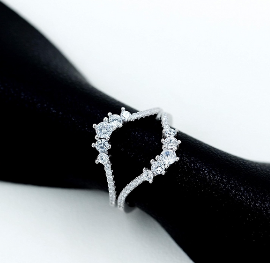 Classic 2-Piece Silver Bridal Ring Set – Sparkling Elegant Wedding Bands