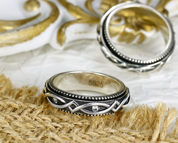 Sleek 925 Sterling Silver Meditation Ring – Timeless 5mm Fidget Jewelry