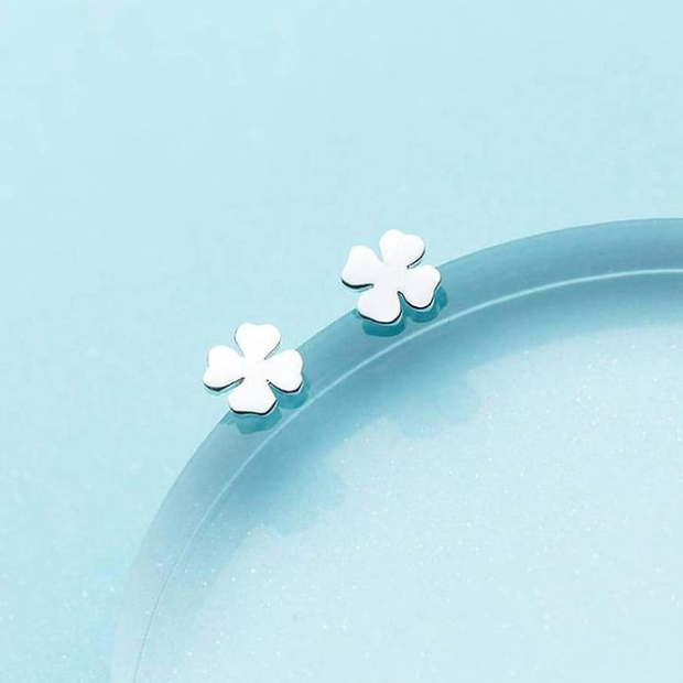 Four-Leaf Clover Silver Stud Earrings – Premium 925 Sterling Silver