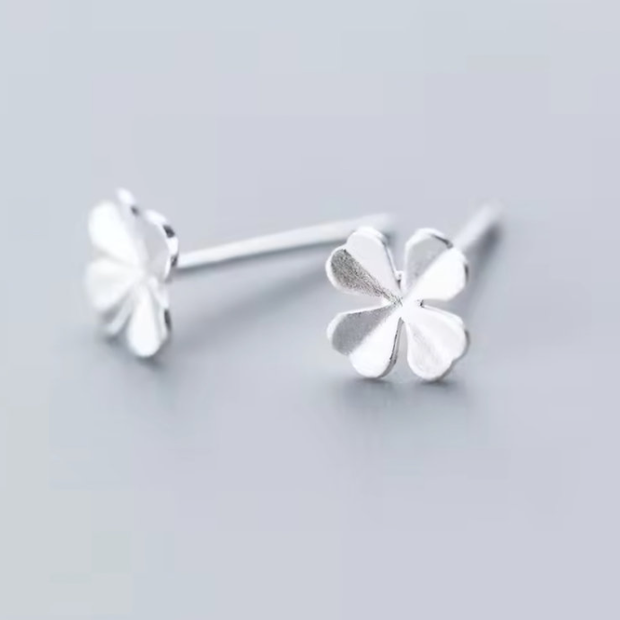 Four-Leaf Clover Silver Stud Earrings – Premium 925 Sterling Silver