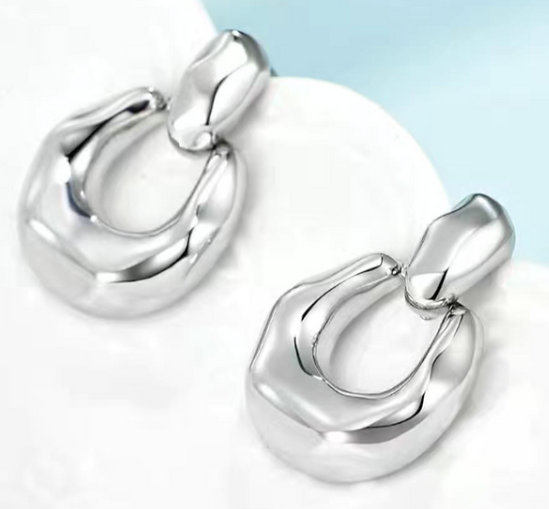 Chunky Silver Door Knocker Earrings – 80s Retro Statement Drop Hoops