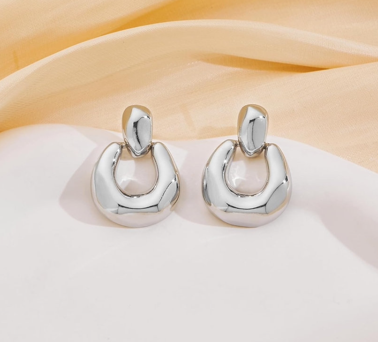 Chunky Silver Door Knocker Earrings – 80s Retro Statement Drop Hoops