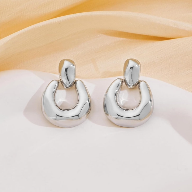 Chunky Silver Door Knocker Earrings – 80s Retro Statement Drop Hoops