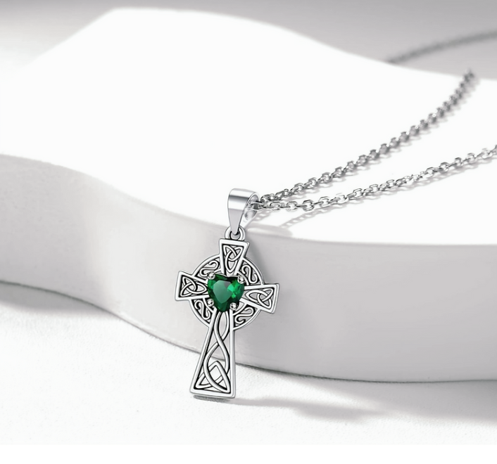 Sterling Silver Vintage Ceiltic Cross Pendant Necklce