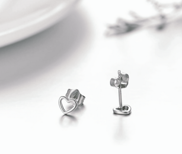 Minimalist Heart Stud Earrings – Stainless Steel Everyday Jewelry