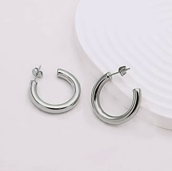 Classic 2.5 cm Hoop Earrings – Sleek Stainless Steel Jewelry