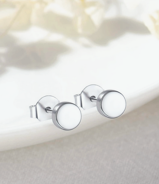 4mm Stainless Steel Round Stud Earrings – Classic Silver Tone Studs