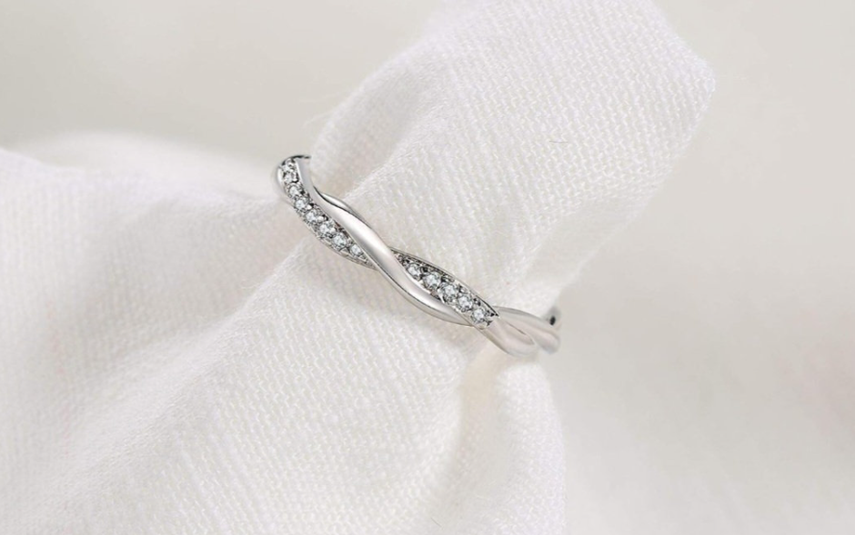 Elegant 3mm Silver-Tone Stainless Steel Cross-Wound Zirconia Ring