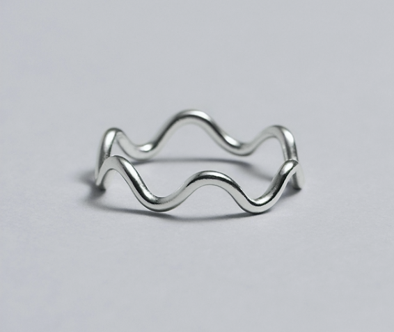 Curved Silver Wave Ring – 2mm Durable Stainless Steel Band