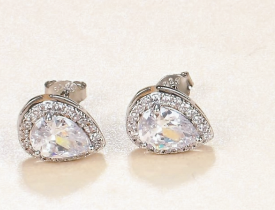 Brilliant Teardrop Stud Earrings – Everyday Luxury in 925 Silver