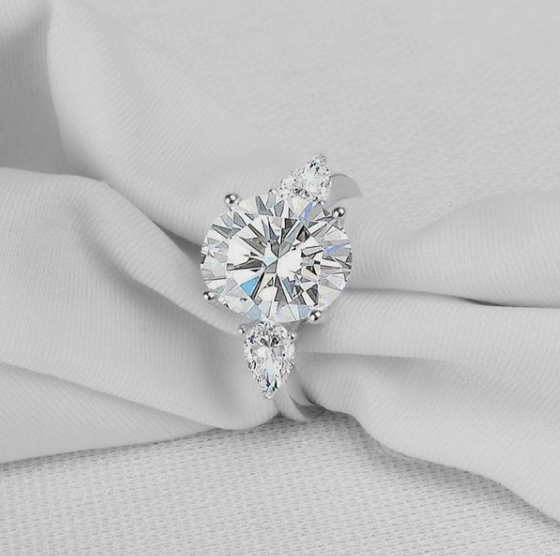 Elegant 925 Sterling Silver Solitaire Ring – Brilliant Cut Stone
