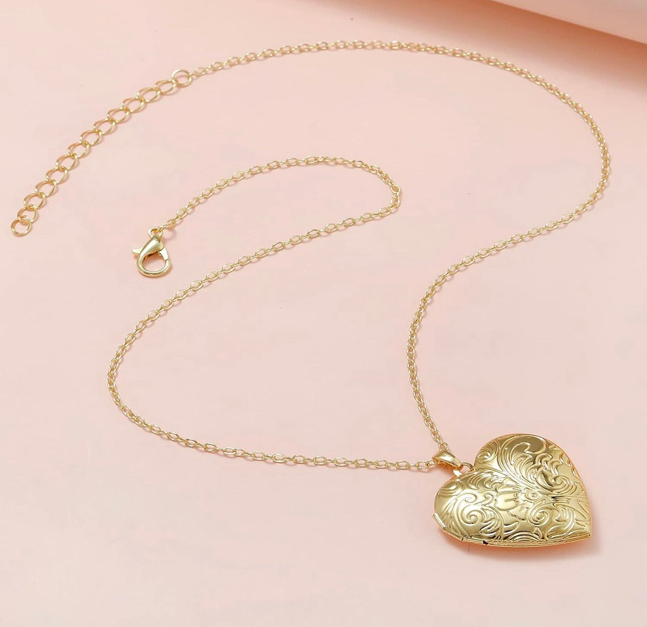 Vintage Engraved Floral Heart Photo Locket Necklace (16