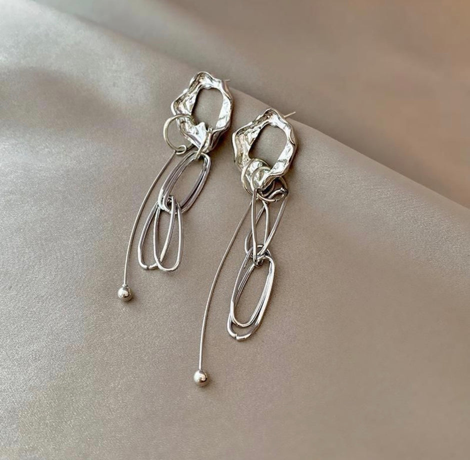 Metal Irregular Long Tassel Earrings – Modern Statement Jewelry