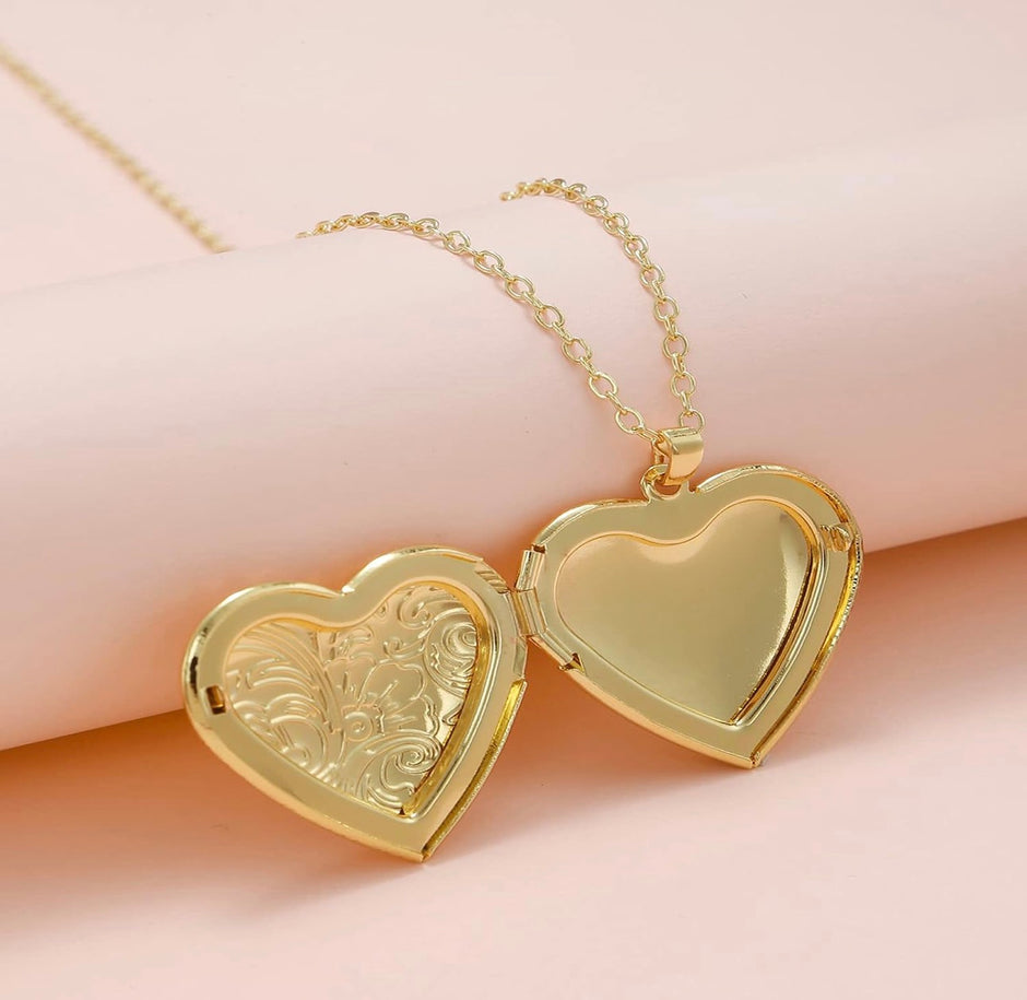 Vintage Engraved Floral Heart Photo Locket Necklace (16