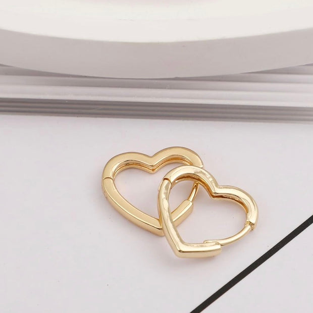Minimalist Heart Hoop Earrings – Elegant 1.2cm Gold Huggies