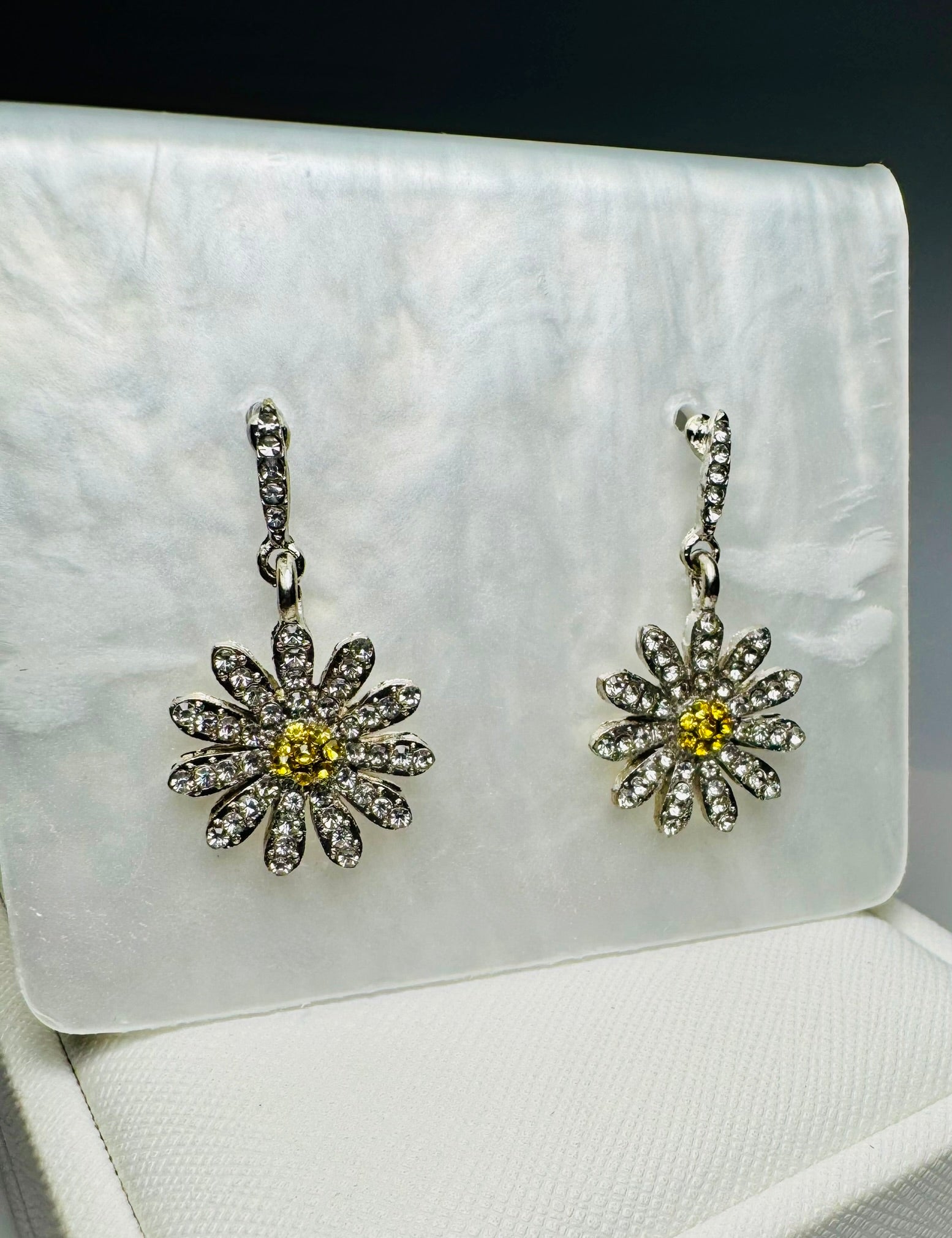 Sparkling Crystal Sunflower Dangle Earrings – Boho Style