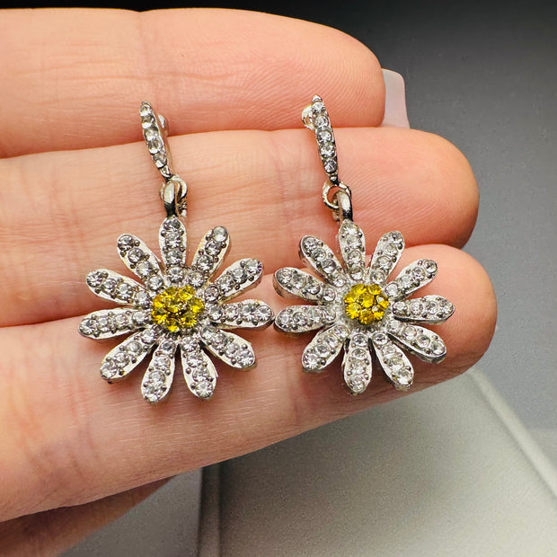 Charming Sunflower Crystal Earrings – Elegant Boho Style