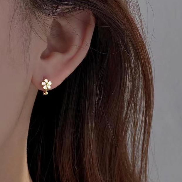 Flower Stud Earrings – Dainty Minimalist Floral Earrings