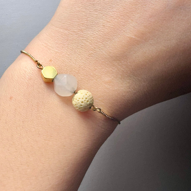 Luxury 14K Gold Plated Aromatherapy Bracelet – Essential Oil Therapy Wellness Gift