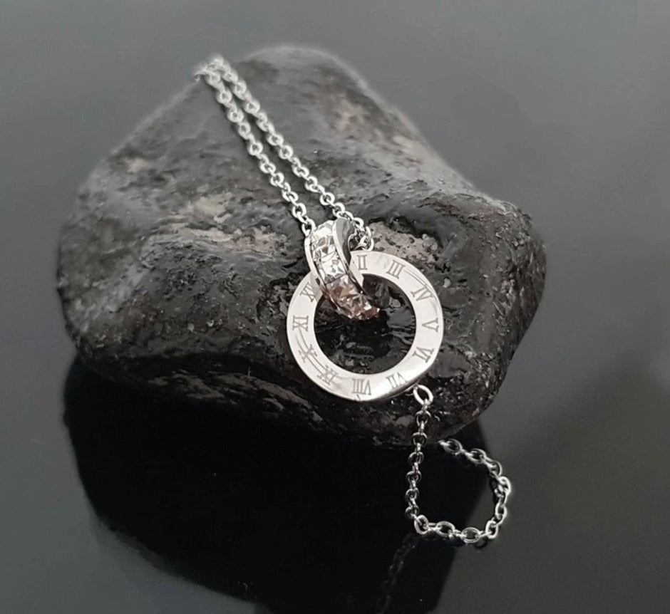 Stainless Steel Interlocking Harmony Pendant Bracelet – Adjustable 6.7