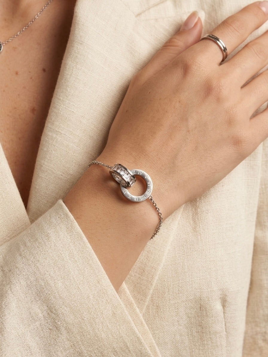 Interlocking Harmony Pendant Bracelet