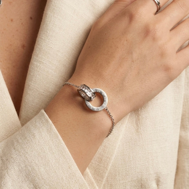 Stainless Steel Interlocking Harmony Pendant Bracelet – Adjustable 6.7"-8.7"