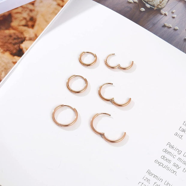Minimalist 14K Gold Hoop Earrings – 9mm Petite Huggies