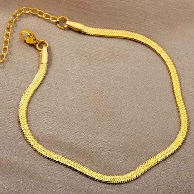 Sleek Snake Chain Bracelet – Minimalist Adjustable Gold Jewelry for Her