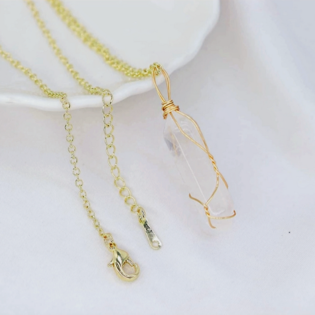 Elegant 18-Inch Clear Quartz Pendant – Stainless Steel Chain