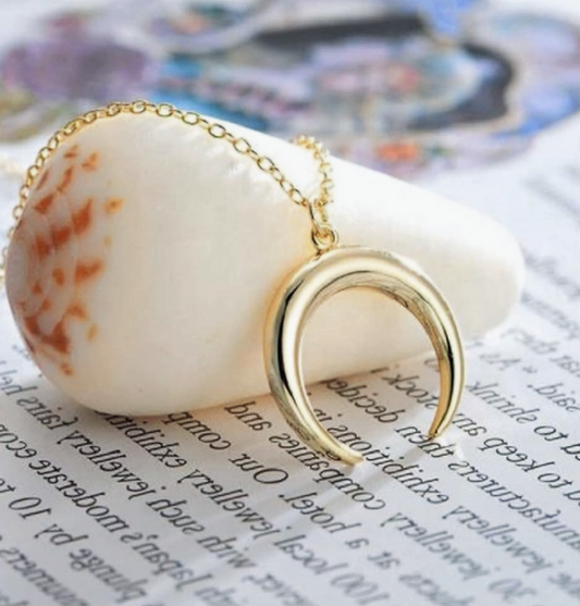 Cresent Moon Pendant Necklace