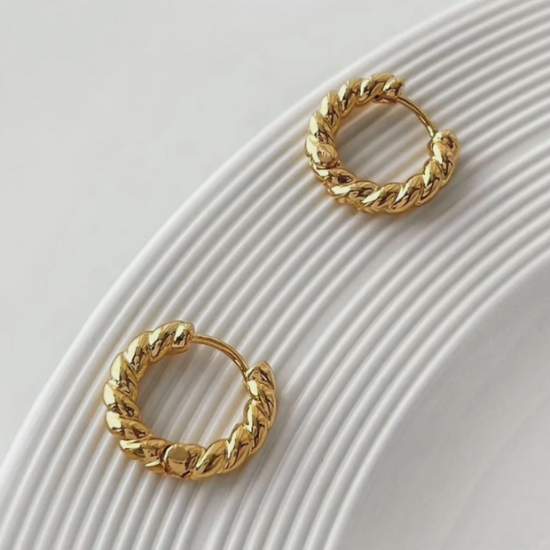 Minimalist Twisted Hoop Earrings – 1 cm Textured Gold-Tone Hoops