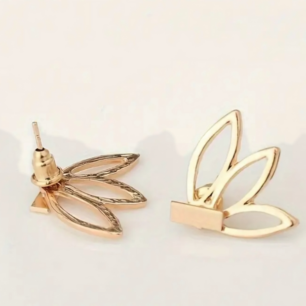 Elegant Lotus Bar Stud Earrings – Minimalist Gold-Tone Jewelry