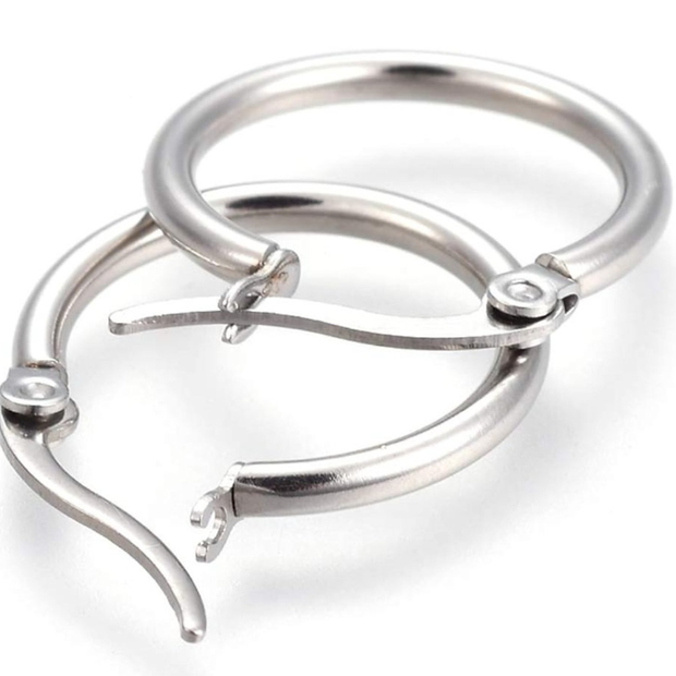 Classic 2 cm Hoop Earrings – Sleek Stainless Steel Everyday Jewelry