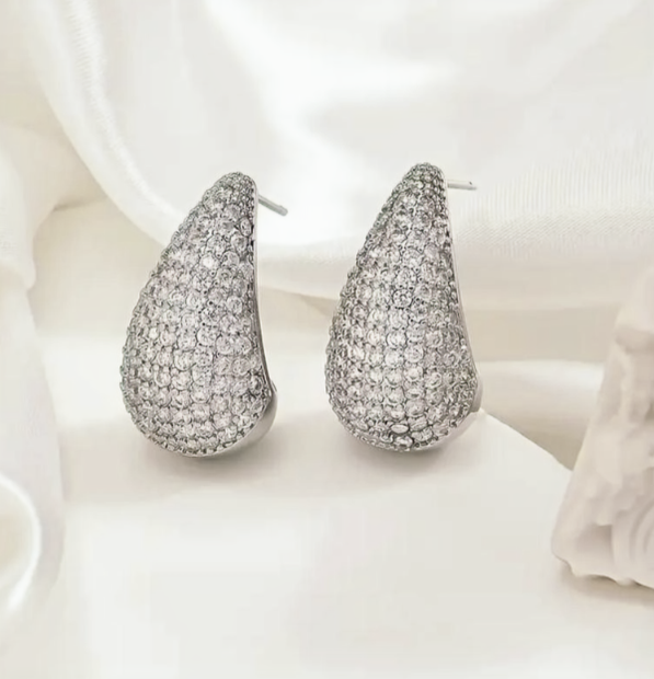 Sparkling Teardrop Dangle Earrings – Refined Everyday Accessory