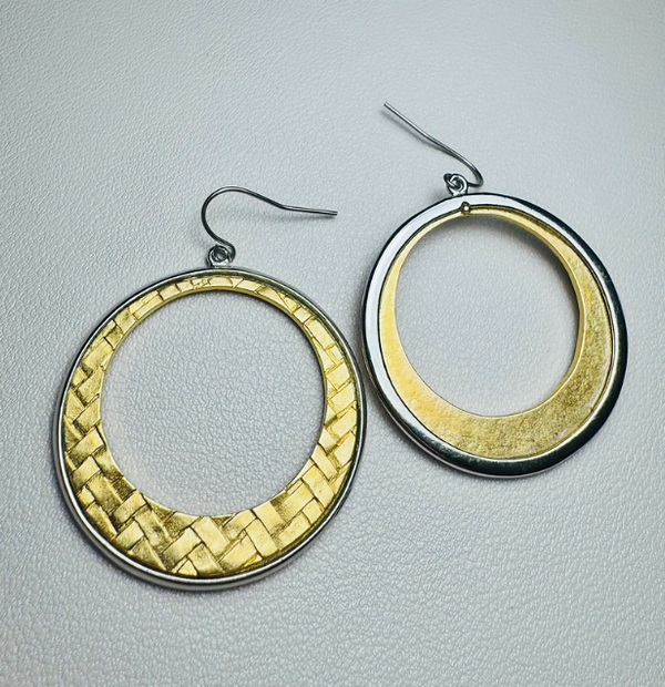 Textured Gold & Silver Hoop Earrings – Timeless Fashion Accessory