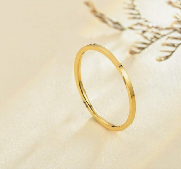 Classic Gold-Tone Band – Premium Stainless Steel Everyday Wear